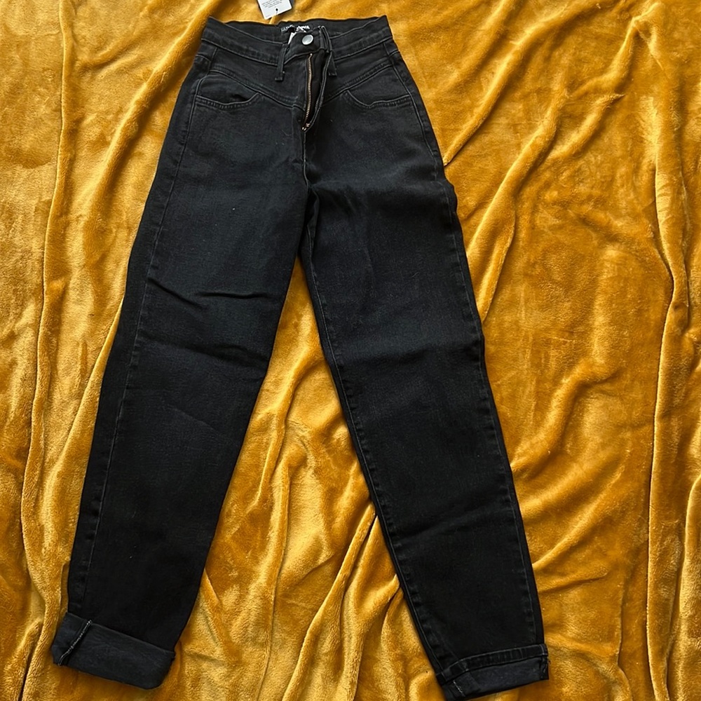 Woman’s Fashion Nova jeans